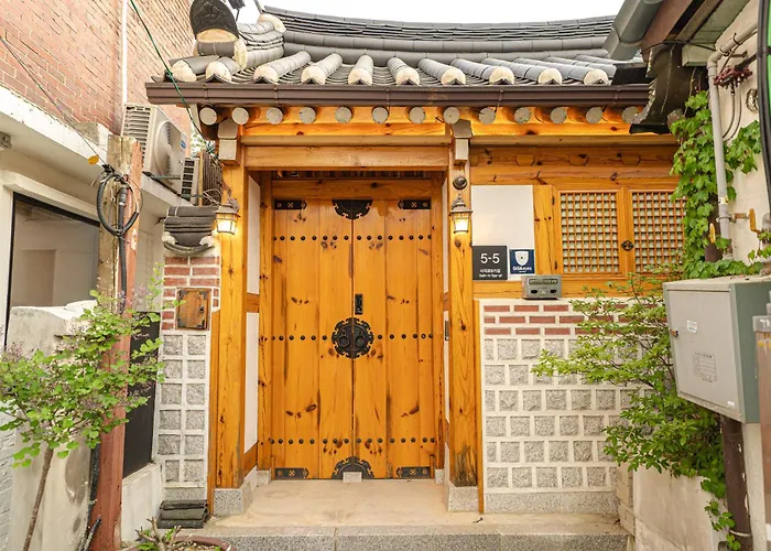 경복궁역 5분 한옥독채 "the Onda" 마당정원 야간사진명소, 6인 장기숙소 Appartement Seoel