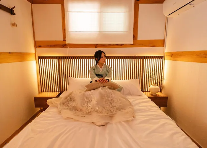 경복궁역 5분 한옥독채 "the Onda" 마당정원 야간사진명소, 6인 장기숙소 Appartement