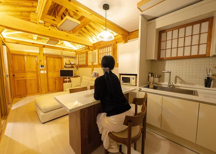 경복궁역 5분 한옥독채 "the Onda" 마당정원 야간사진명소, 6인 장기숙소 Appartement *