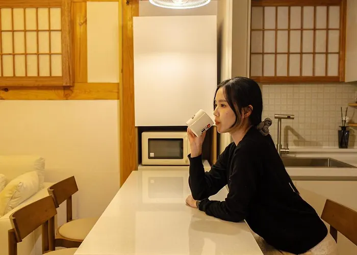 Appartement 경복궁역 5분 한옥독채 "the Onda" 마당정원 야간사진명소, 6인 장기숙소 *