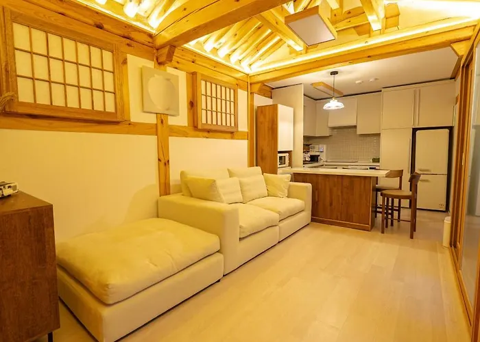 Appartement 경복궁역 5분 한옥독채 "the Onda" 마당정원 야간사진명소, 6인 장기숙소 Seoel