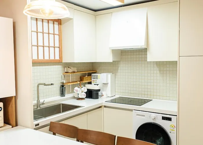 경복궁역 5분 한옥독채 "the Onda" 마당정원 야간사진명소, 6인 장기숙소 Appartement *