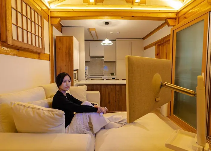 Appartement 경복궁역 5분 한옥독채 "the Onda" 마당정원 야간사진명소, 6인 장기숙소 Seoel