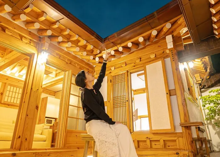 경복궁역 5분 한옥독채 "the Onda" 마당정원 야간사진명소, 6인 장기숙소 Appartement
