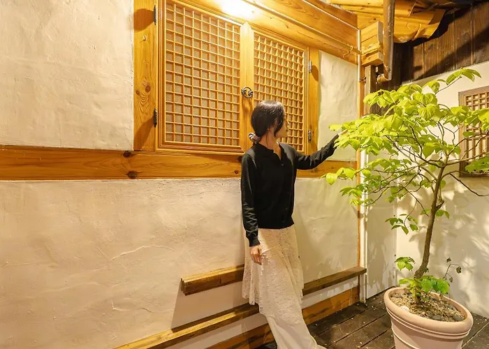 경복궁역 5분 한옥독채 "the Onda" 마당정원 야간사진명소, 6인 장기숙소 Appartement *