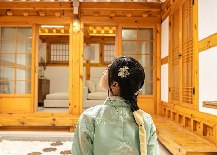 경복궁역 5분 한옥독채 "the Onda" 마당정원 야간사진명소, 6인 장기숙소 Appartement