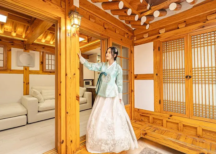 경복궁역 5분 한옥독채 "the Onda" 마당정원 야간사진명소, 6인 장기숙소 Appartement *