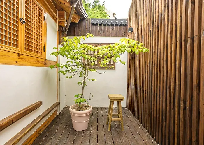 Appartement 경복궁역 5분 한옥독채 "the Onda" 마당정원 야간사진명소, 6인 장기숙소 *