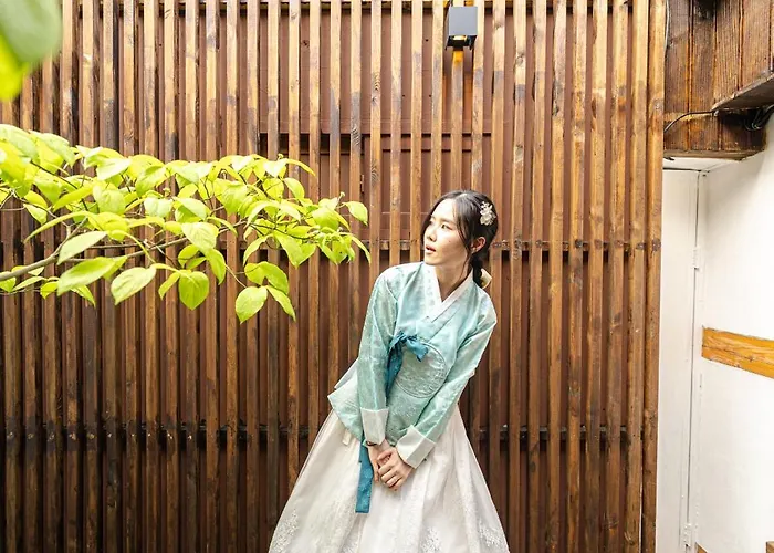 Appartement 경복궁역 5분 한옥독채 "the Onda" 마당정원 야간사진명소, 6인 장기숙소
