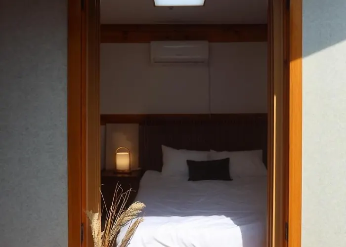 Appartement 경복궁역 5분 한옥독채 "the Onda" 마당정원 야간사진명소, 6인 장기숙소 Seoel