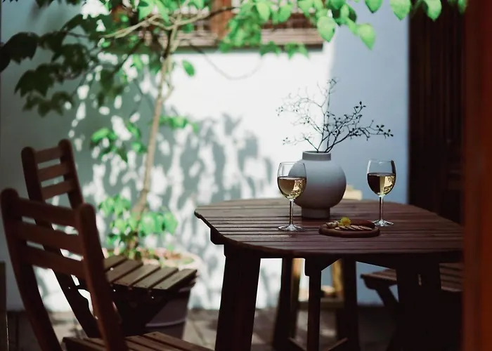 경복궁역 5분 한옥독채 "the Onda" 마당정원 야간사진명소, 6인 장기숙소 Appartement
